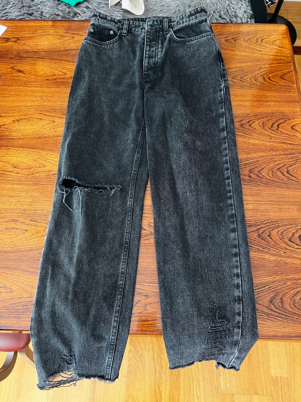 Ksubi Women's Black Skinny Jeans with Distressed Knee